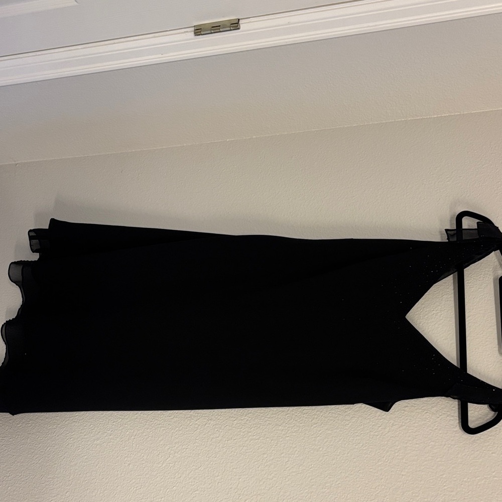 Jones Wear Black Backless Dress